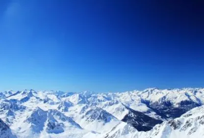 Deux skieurs pris dans une avalanche