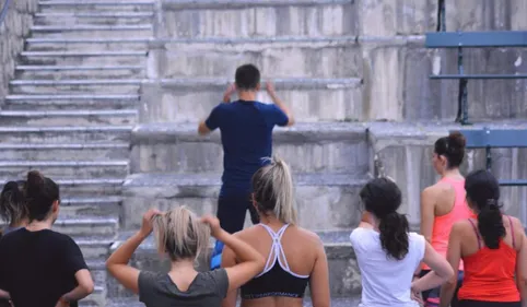 Castres : des séances de sport au petit matin en centre-ville