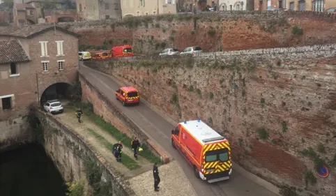 Pompiers et policiers mobilisés à Albi après une tentative de suicide