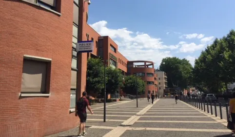 Toulouse : des militantes arrêtées après avoir collé des...