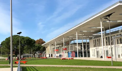 Les étudiants de Toulouse sceptiques à l'heure de l'enseignement à...