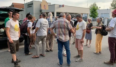 Trois faucheurs volontaires interpellés après une action coup de...