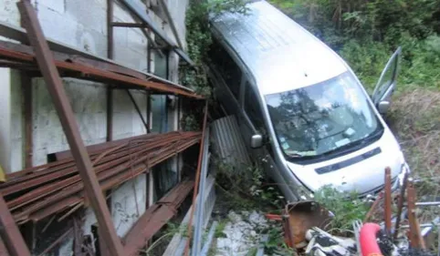 Le fourgon plonge dans le ravin à Cauterets 