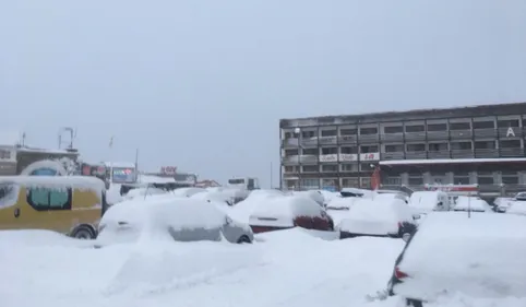 L'est des Pyrénées touché par un épisode neigeux historique à...