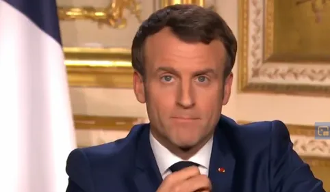 Emmanuel Macron place la France en état de "guerre" et annonce un...