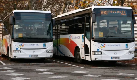 INFO 100% : une fillette de 3 ans oubliée dans un bus près de...