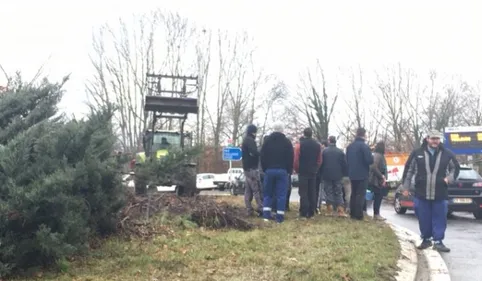 Zones défavorisées : les agriculteurs bloquent à Tarbes