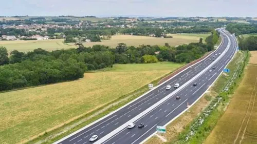 A61. On peut à nouveau rouler à 130 km/h au niveau de...