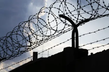 Un détenu trouvé mort à la prison de Pau après un incendie dans sa...