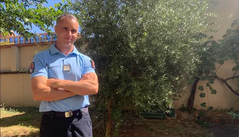 Le colonel Jean-Michel Doose prend la main du groupement de...