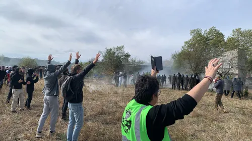 A69. Intervention des forces de l'ordre pour évacuer la ZAD près de...