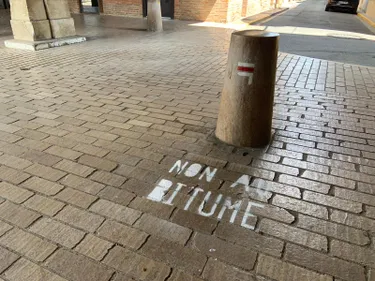 Lisle-sur-Tarn. Des tags retrouvés ce matin sur la place centrale 