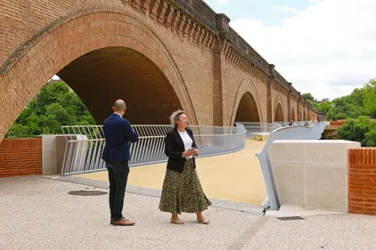 TARN: l'ouverture de la passerelle piétonne d'Albi après des années...