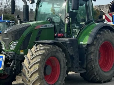 Gers: un "mur des cons" érigé par la Coordination Rurale pour...