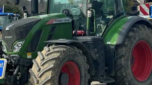 Tarn-et-Garonne: "Stop aux contrôles", des agriculteurs ont bloqué...