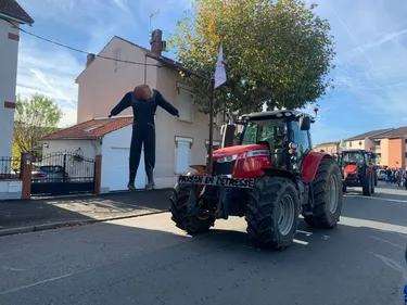 Tracteurs en opération escargot : démonstration de force des...