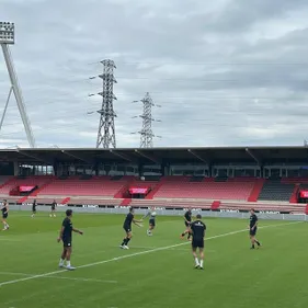 Toulouse, Toulon, Pau et Bayonne pour confirmer à domicile...