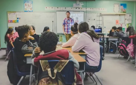Enquête sur des violences présumées sur des élèves dans une école...