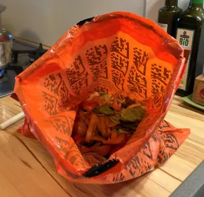 Tarn. Des sacs orange dans nos poubelles : les déchets de cuisine...