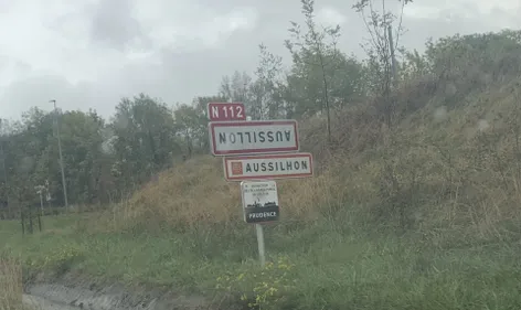 Tarn. Mais qui a bien pu retourner les panneaux de plusieurs...