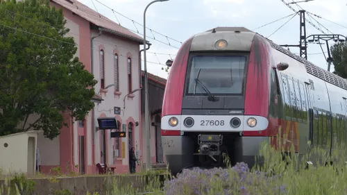 Idée sortie : du théâtre à bord de plusieurs trains entre Béziers...
