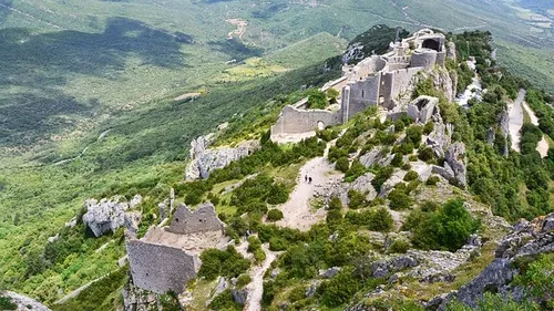 Le château de Peyrepertuse, au cœur du nouveau parc naturel...