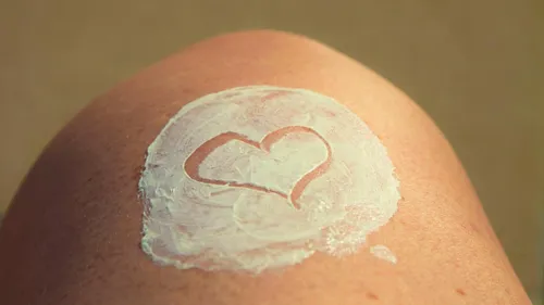 Crèmes solaires : comment bien choisir sa protection à l'approche...
