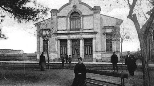 Le Théâtre Henri Maurin, un siècle de culture à Marseillan