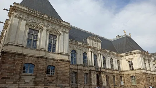  Rennes : un quadragénaire jugé pour le meurtre d'une jeune femme...