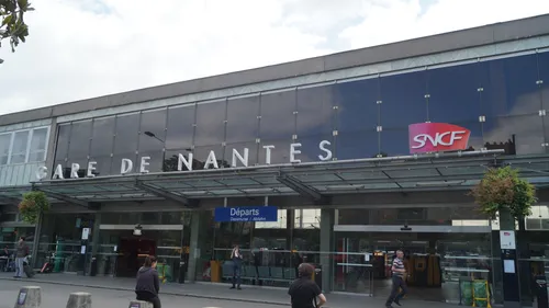 Orages : trafic paralysé gare de Nantes, inondations à Issé