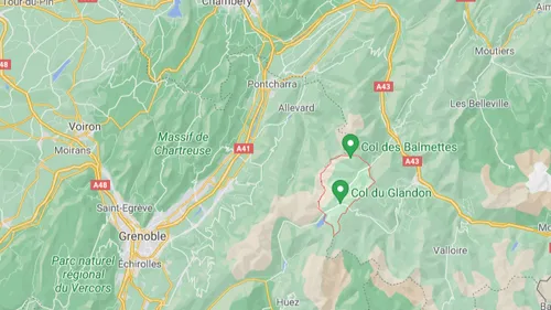Savoie : trois morts après le crash d'un avion provenant de...