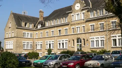 Patrimoine caché à Pontivy : les bunkers du lycée Saint-Ivy se...