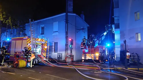 Nantes : un feu se déclare en pleine nuit dans un immeuble...