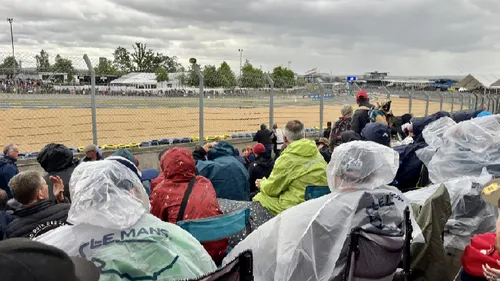 24 Heures : sous la pluie et dans le vent