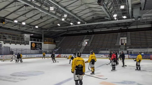 Hockey sur glace : les Dragons de Rouen visent un 18e titre de...