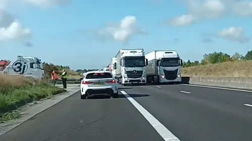 Sur l'A28 : le camion s'accidente, les automobilistes font demi-tour