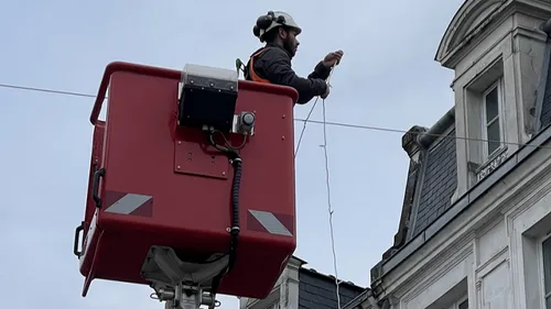 Sablé-sur-Sarthe : la Grande-Rue ferme pour le retrait des guirlandes