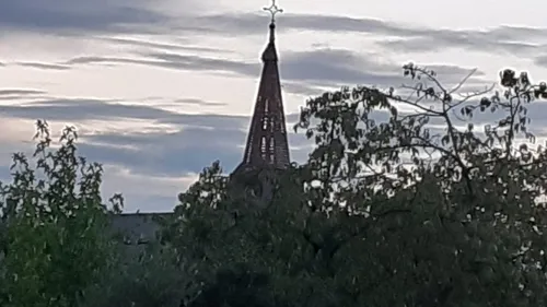 Coudray : le clocher de l'église frappé par la foudre