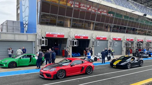 Exclusive Drive : "Rouler sur le circuit du Mans, on se sent tout...