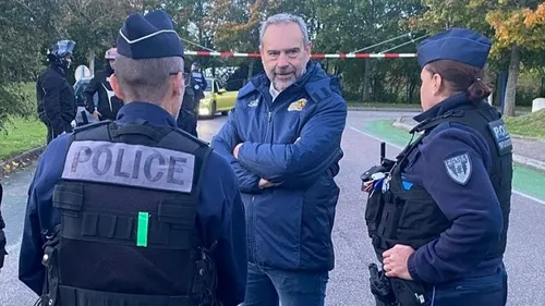 Insécurité à Evreux : Guy Lefrand fait rallumer les lampadaires et...