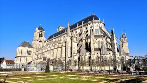 Bourges capitale européenne de la Culture 2028 joue la carte régionale