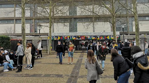 Blois : les élèves du lycée Dessaignes en vacances plus tôt que prévu 