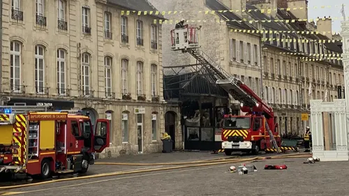Caen : un restaurant de la place Saint-Sauveur détruit par un incendie