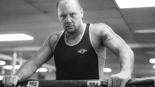 Caen : le champion de boxe ouvre son bar