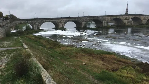 A Blois, la Loire fait des bulles