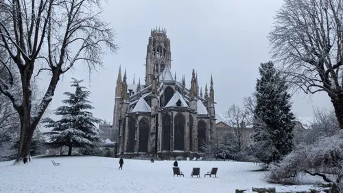 [Photos] Rouen se réveille sous la neige