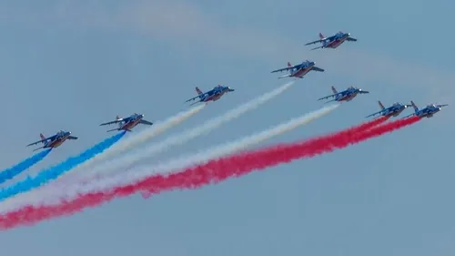 Le survol inattendu de la Patrouille de France dans le ciel du...