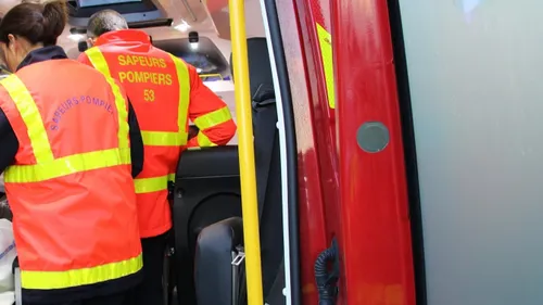 En Mayenne, les deux camions se percutent : un blessé grave