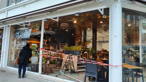 Blois : la vitrine d’un commerce détruite par une voiture
