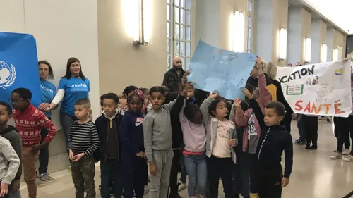 Rouen : un flashmob pour le droit des enfants